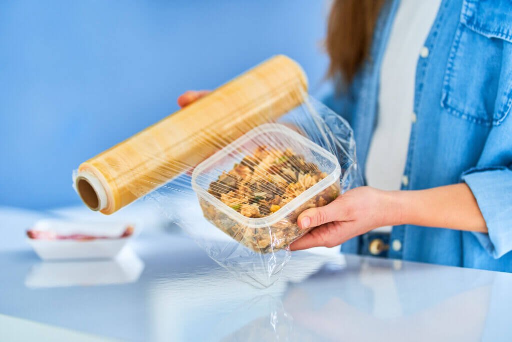 So sánh màng bọc thực phẩm PE và PVC