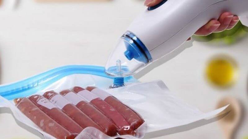 Sử dụng máy hút bụi hút chân không