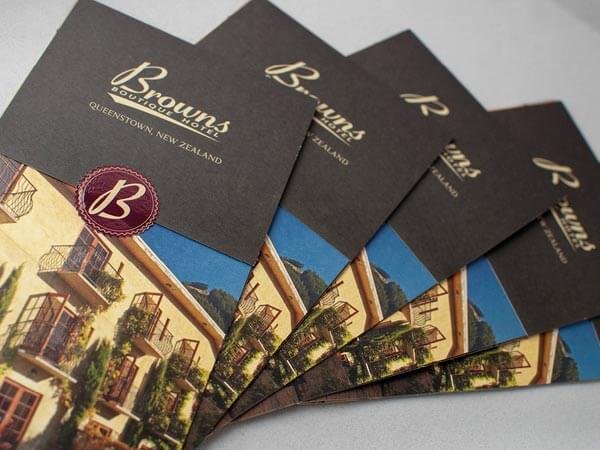 50 mẫu thiết kế brochure khách sạn sang trọng đẳng cấp thu hút mọi ánh nhìn 17 Thiết kế brochure khách sạn theo yêu cầu