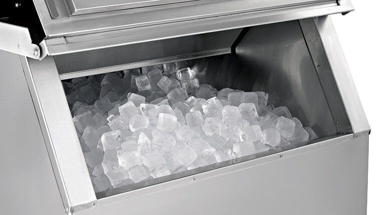 Khảo Sát Giá Bán Nước Đá Viên Tại Khu Vực TP.HCM