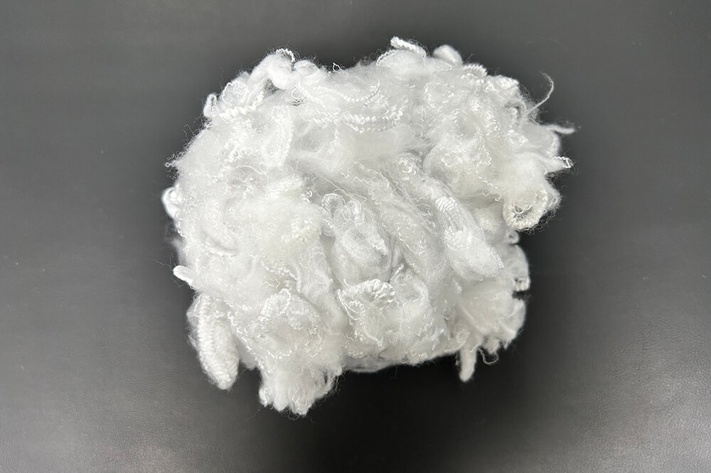 Ứng dụng thực tế của vải Polyester trong đời sống