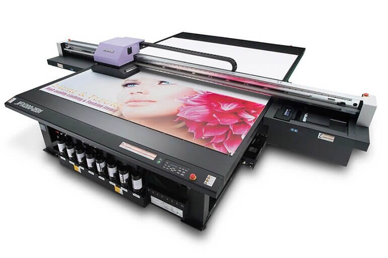 Công nghệ in UV và những ưu điểm vượt trội không thể bỏ qua 3 Những điểm khác biệt ưu việt của công nghệ in UV