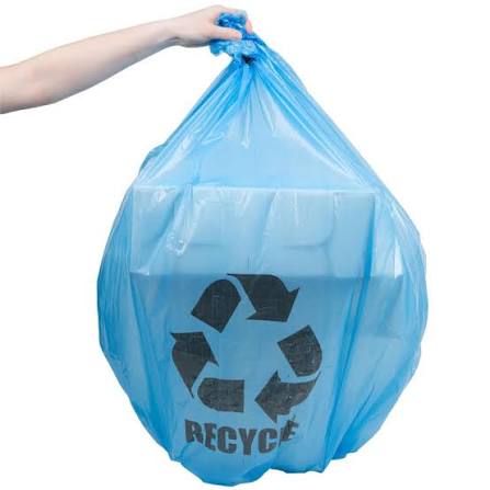 Túi đựng rác màu xanh – Thu gom chất thải sinh hoạt hàng ngày